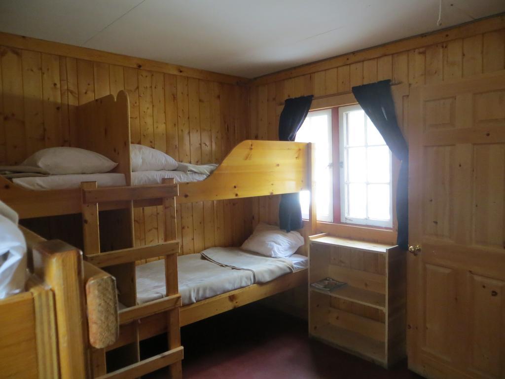 Hi Rampart Creek - Hostel Saskatchewan River Crossing Room photo